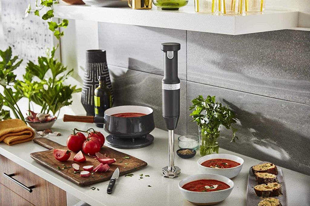 10 Must-Have Kitchen Gadgets for Foodies and Home Chefs